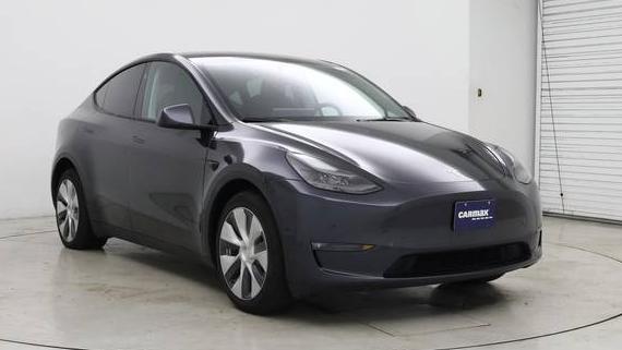 TESLA MODEL Y 2024 7SAYGDEE6RF032771 image